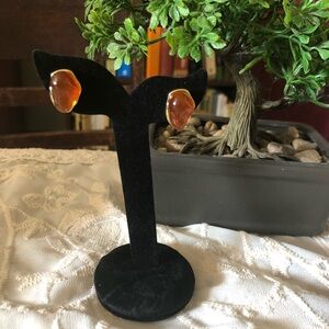 Elegant Faux-amber Stud Earrings in golden